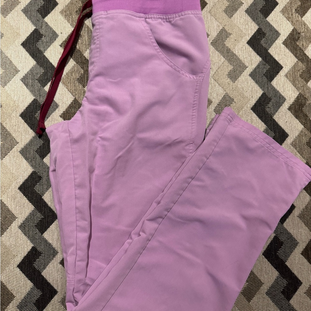XS FIGS Lavender colored Jogger Pants 🩷💜